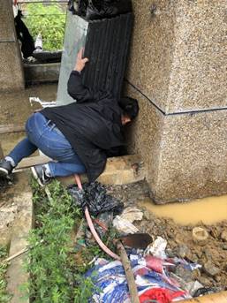 图片包含 户外, 建筑, 人, 石头描述已自动生成